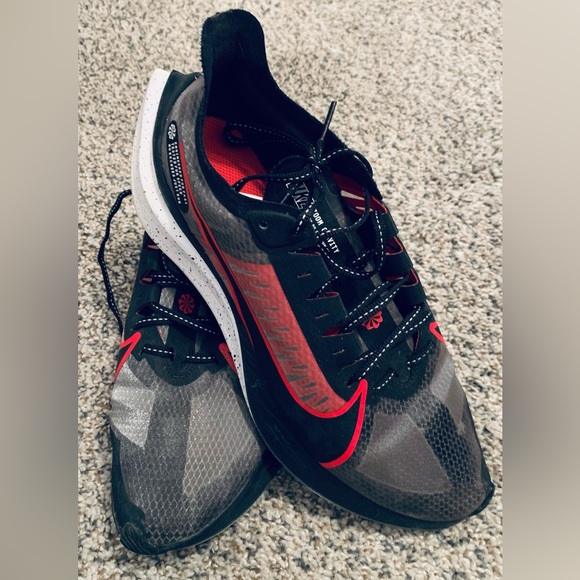 Nike - Zoom Gravity - 10.5 - Running - Picture 1 of 5